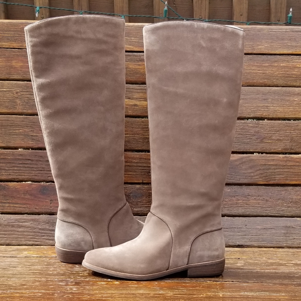 UGG Women's Tall Brown Boots - Picture 2 of 12